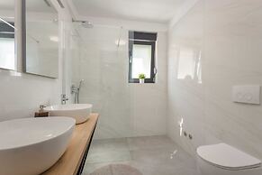 Villa With Pool, Jacuzzi, Table Tennis