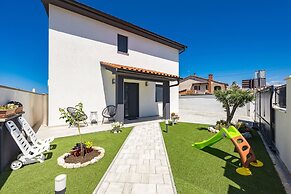 Villa With Pool, Jacuzzi, Table Tennis