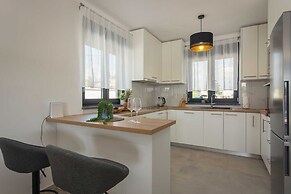 Villa With Pool, Jacuzzi, Table Tennis