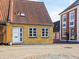 6 Person Holiday Home in Marstal