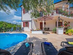 Relaxing Apartment With sea View and Jacuzzi