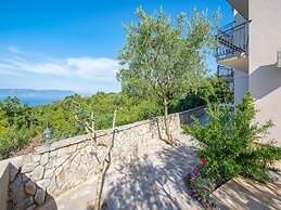 Relaxing Apartment With sea View and Jacuzzi