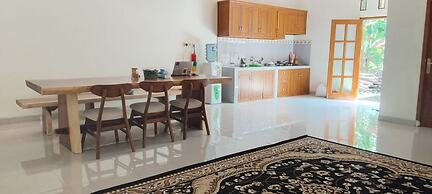 Amini Guest House