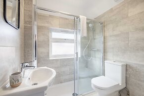 Chic and Comfy 4 Bedroom Stay Baylis