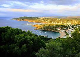 Villa in Spain Near Sandy Beach & Mountain Views