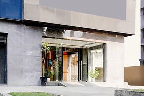 Super Townhouse PBG Mall Vashi