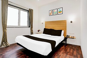 Super Townhouse PBG Mall Vashi