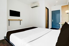Super Townhouse PBG Mall Vashi