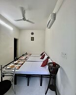 Hostel ivory