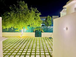 Hostel ivory