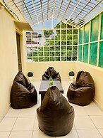 Hostel ivory
