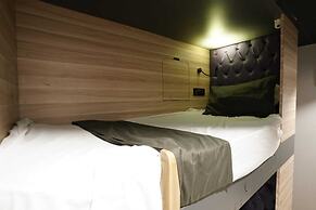 Single Bed Stays in Mixed Dormitory Room Andheri