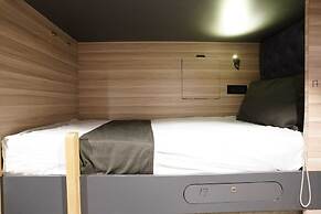 Single Bed Stays in Mixed Dormitory Room Andheri