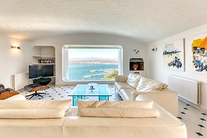 Villa in Roses With Private Pool & Sea Views