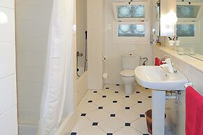 Villa in Roses With Private Pool & Sea Views