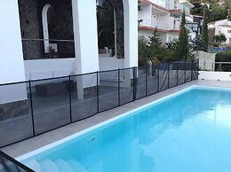 Villa in Roses With Private Pool & Sea Views