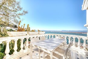 Villa in Roses With Private Pool & Sea Views