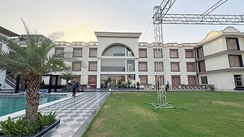ORCHHA RIVER STONE RESORT