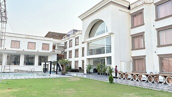ORCHHA RIVER STONE RESORT