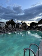 GRAPE HOTEL