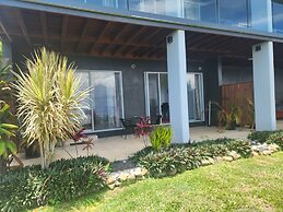 Nikao Hillside Suite