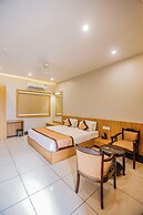 Hotel Mukut Mani Govardhan