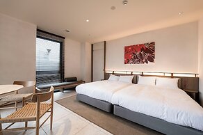 CINQS Hotel
