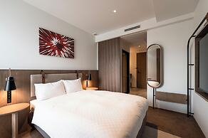CINQS Hotel