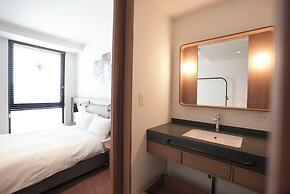 CINQS Hotel