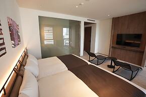 CINQS Hotel