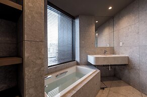 CINQS Hotel