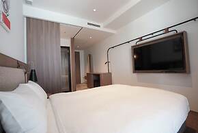 CINQS Hotel