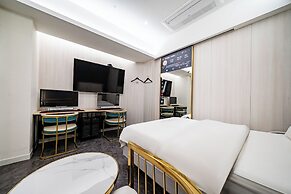 Insta Hotel - Main Branch