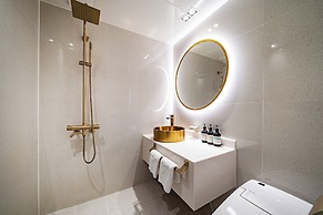 Insta Hotel - Main Branch