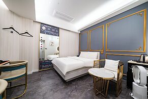 Insta Hotel - Main Branch
