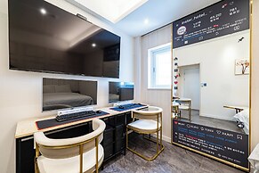 Insta Hotel - Main Branch