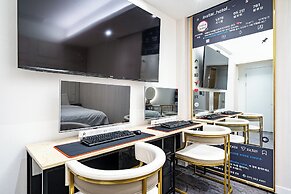 Insta Hotel - Main Branch