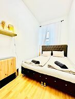 10BR Apt for Groups 8Min to Rathausplatz
