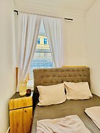 10BR Apt for Groups 8Min to Rathausplatz