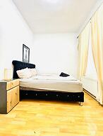 10BR Apt for Groups 8Min to Rathausplatz