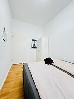 10BR Apt for Groups 8Min to Rathausplatz