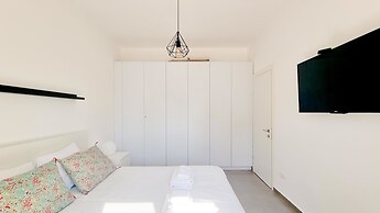 Geula Tulipe in Tel Aviv-yafo