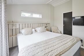 Host Stay Transporter Lodge