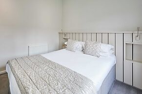 Host Stay Newport Bridge Lodge