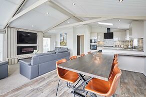 Host Stay Newport Bridge Lodge