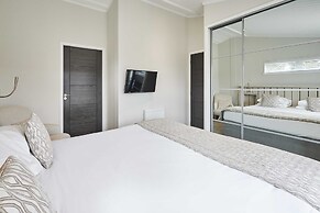 Host Stay Captain Cook Lodge