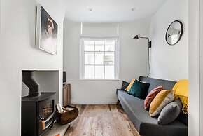 Central Georgian Townhouse With Free Parking