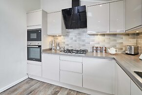Host Stay Endeavour Lodge