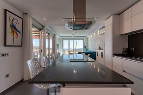 Chalet in Maspalomas With Heated Pool