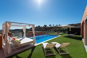 Chalet in Maspalomas With Heated Pool